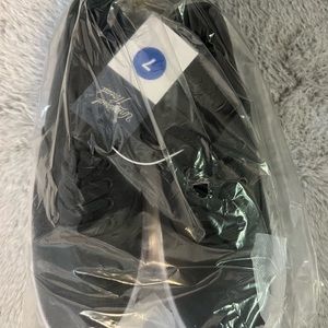 Universal Thread Gray and White Shoes Size 7 Womens